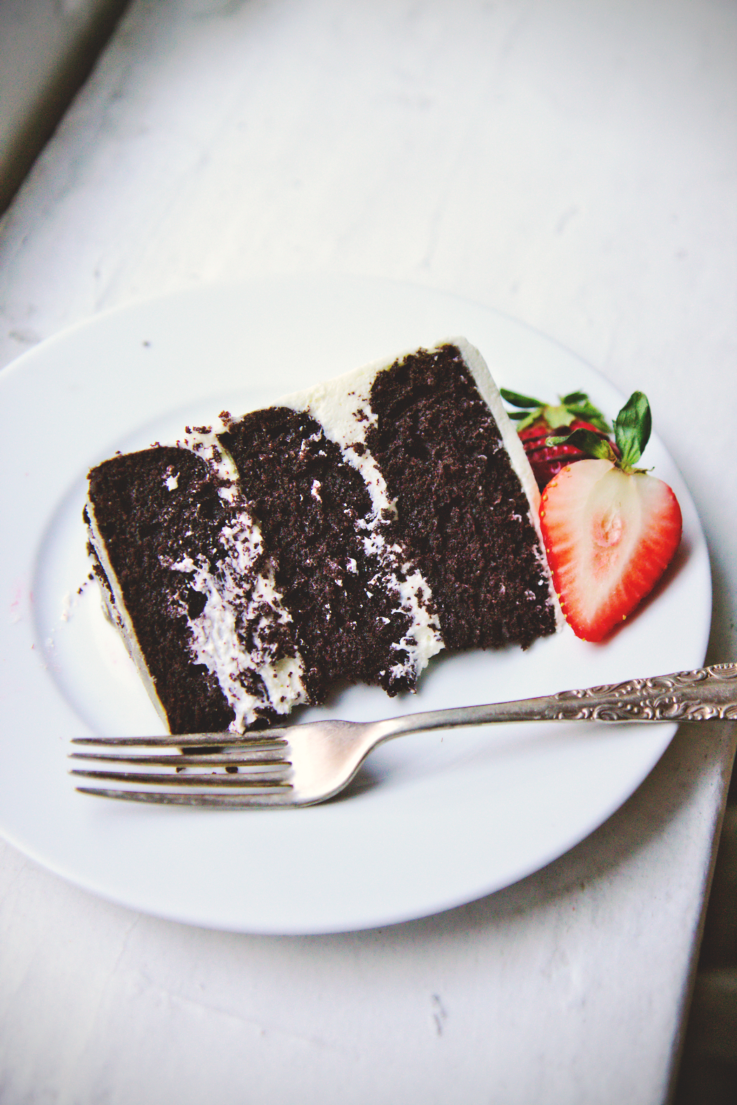 Chocolate Covered Strawberry Cake | La Pêche Fraîche