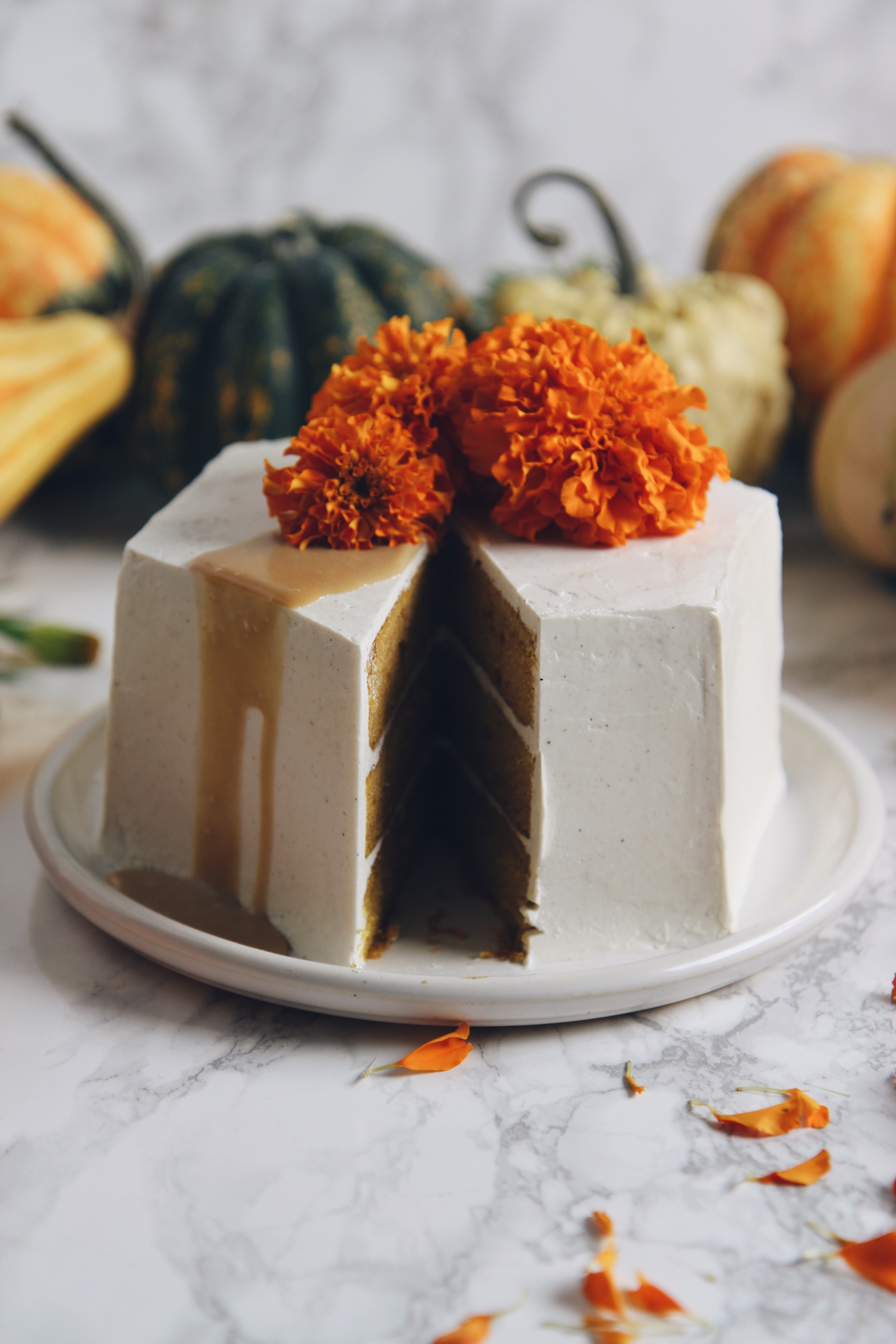 Hexagonal Pumpkin Cake with Spiced Meringue Buttercream | La Pêche Fraîche